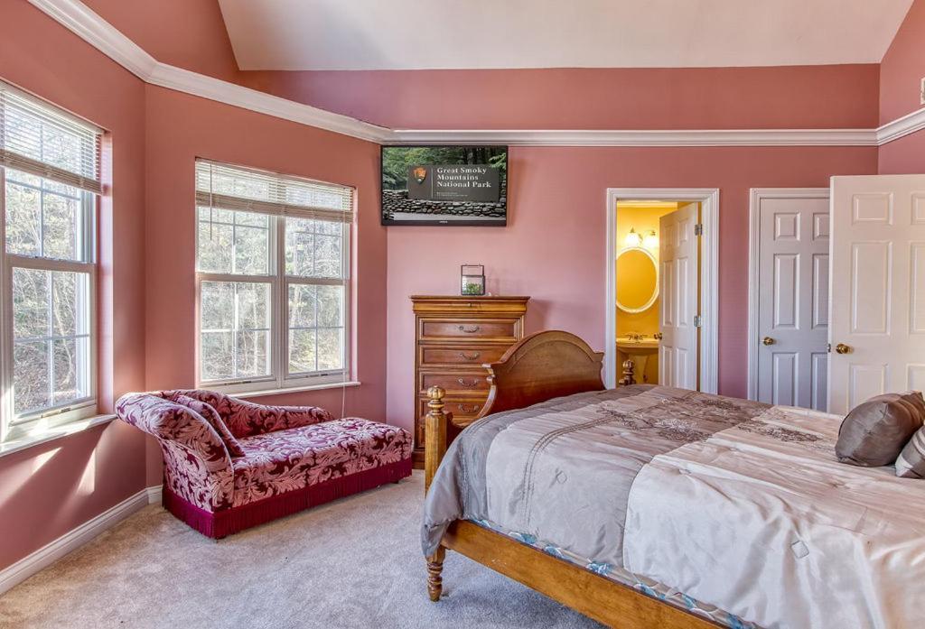 Ober Hideaway, Hot Tub, Wifi, 1089 Free Tickets Each Paid Day, Dollywood And More Gatlinburg Exterior photo
