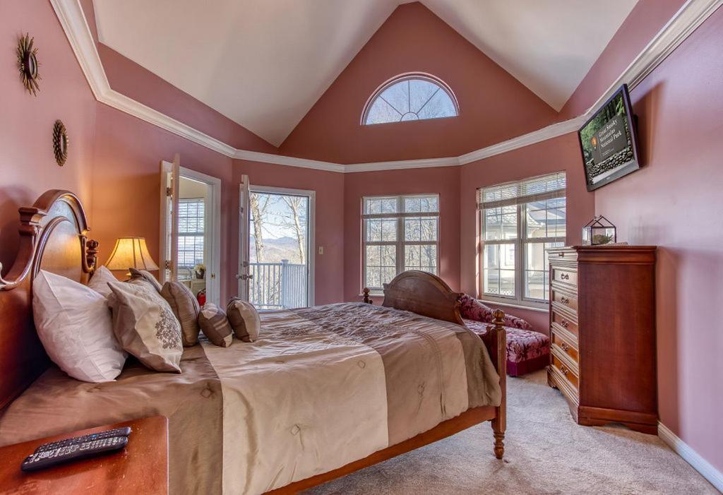 Ober Hideaway, Hot Tub, Wifi, 1089 Free Tickets Each Paid Day, Dollywood And More Gatlinburg Exterior photo